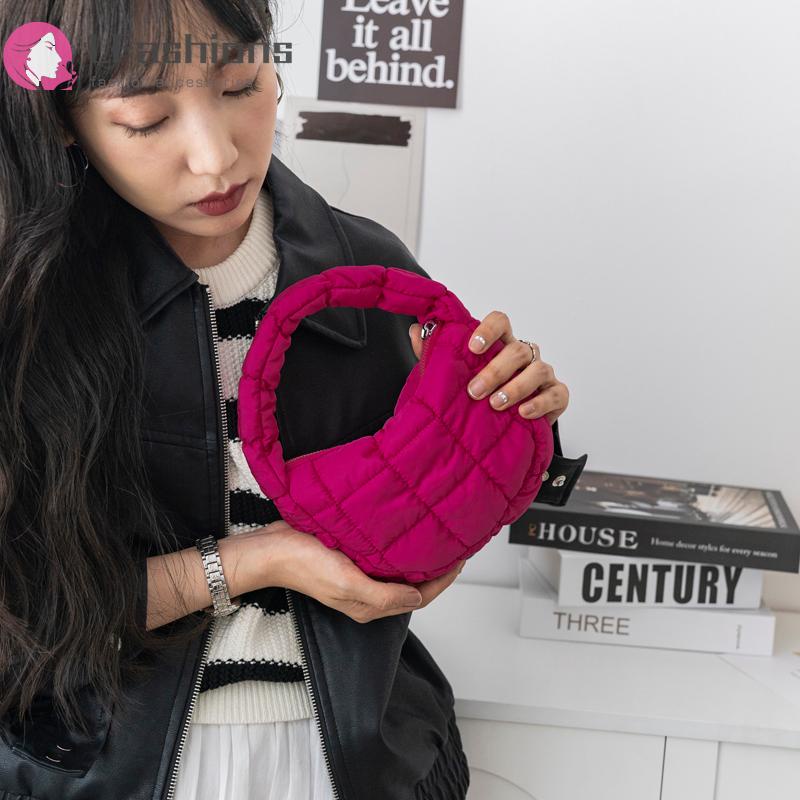 ❀ Áo Thun In Chữ lovefashions Thời Trang ❀ Túi Đựng Chìa Khóa mini Xếp Ly Chần Bông Mềm Mại Thời Trang Đa Năng Có Đệm nylon Mới Dành Cho Bạn Nữ
