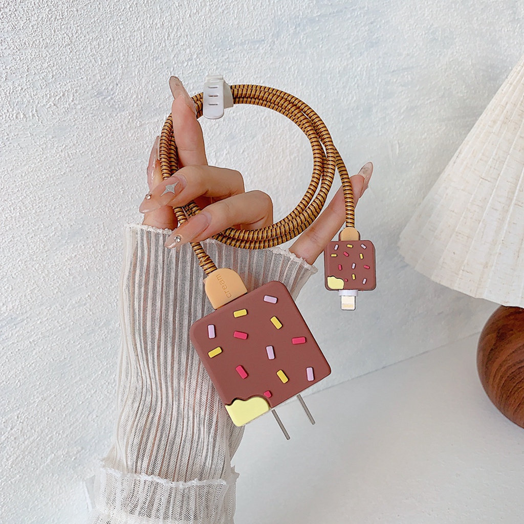 Phù Hợp Vỏ Bảo Vệ Hộp Sạc Nhanh 13 Ngăn 18w / 20w Bằng Silicon Hình Bánh Quy Màu Hồng Cho apple iphone 15