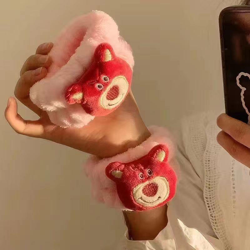 Set 2 Băng Quấn Cổ Tay Mềm Mại Thấm Hút Mồ Hôi Họa Tiết Hoạt Hình Dễ Thương