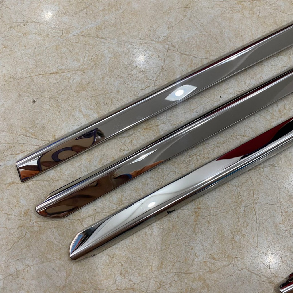 Viền cong kính + nẹp chân kính Honda BRV 2023 2024 - Chất liệu INOX sáng bóng - hellooto shop
