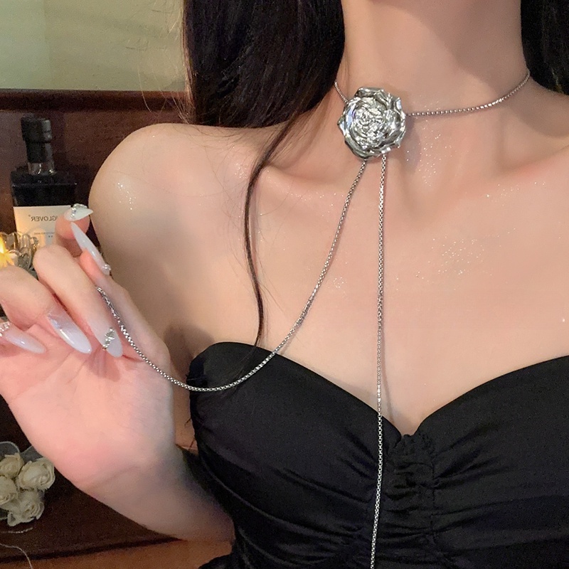 Dây Xích Đeo Thắt Lưng Bằng Kim Loại Hình Hoa Hồng Có Thể Gập Lại Cho Nữ