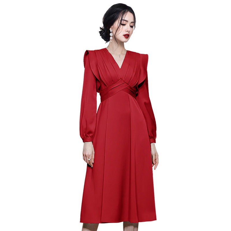 Váy Satin xòe cỡ lớn phù hợp cho nữ mùa thu