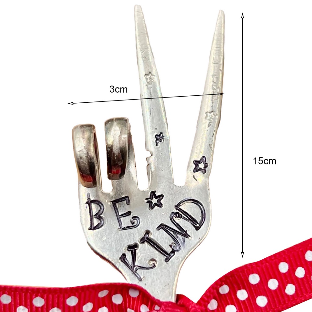 Nĩa Trang Trí Khắc Chữ Vui Nhộn Sáng Tạo