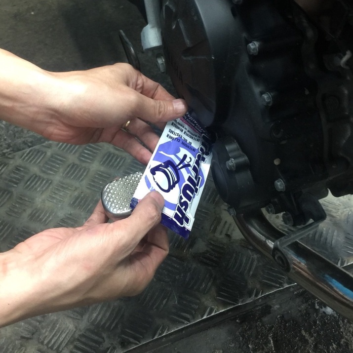 Súc Động Cơ Xado Vitaflush Gói 20ml, Làm Sạch Mặt Động Cơ, Loại Bỏ Cặn Carbon, Chống Mài Mòn Động Cơ