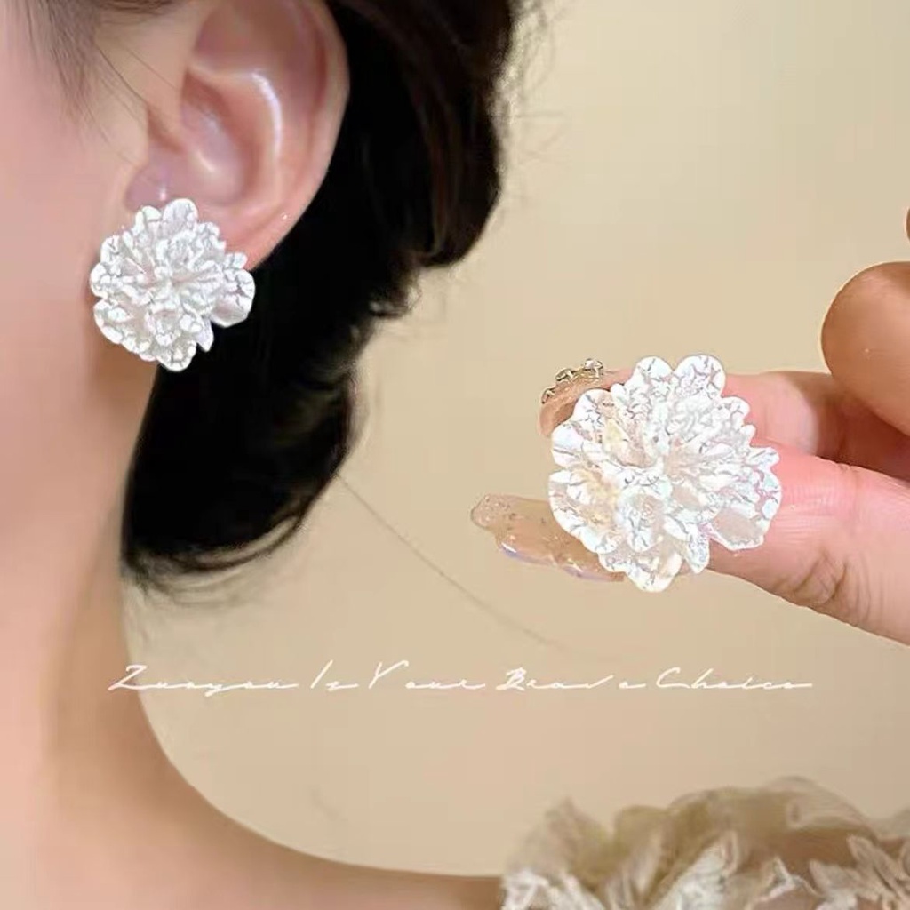 Khuyên Tai Hình Ngọn Núi Hoa Trà Trắng Độc Đáo Cho Nữ