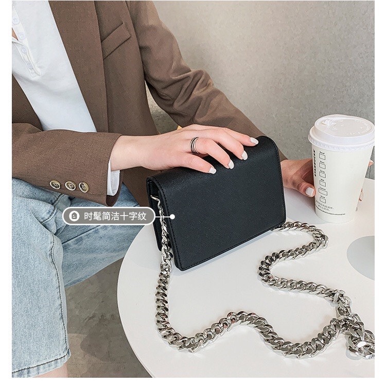 Túi đeo chéo nữ phối dây xích thời trang mã T37