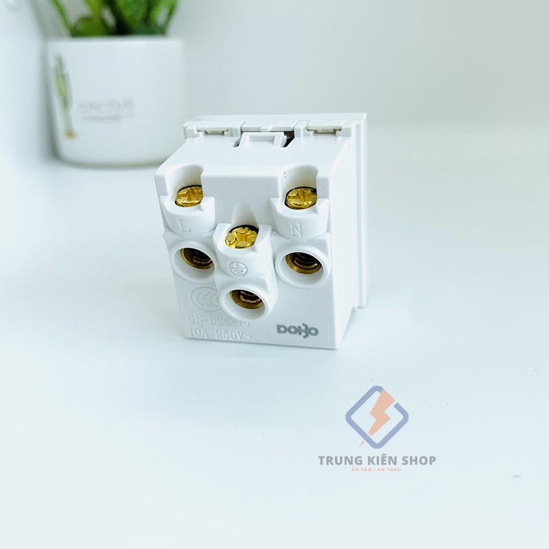 Hạt ổ cắm 3 chấu đa năng có màng che 16A - Hạt Ổ Cắm Dòng A50 DoBo Hàn Quốc nhập khẩu cao cấp