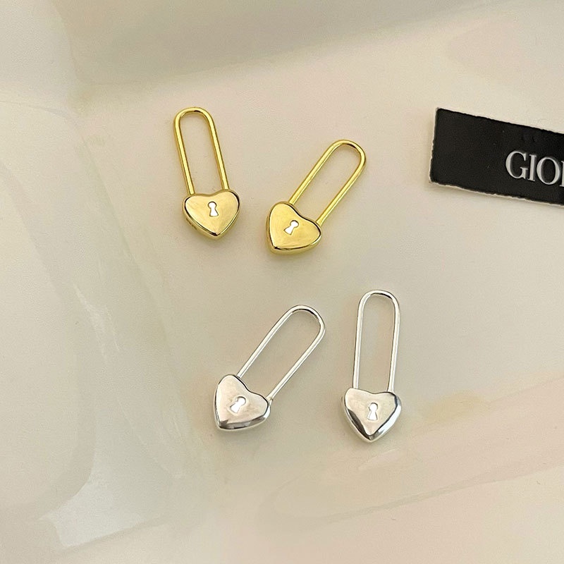 Khuyên Tai Kim Loại Hình Ổ Khóa Trái Tim Thời Trang Không Gây Dị Ứng Cho Nữ