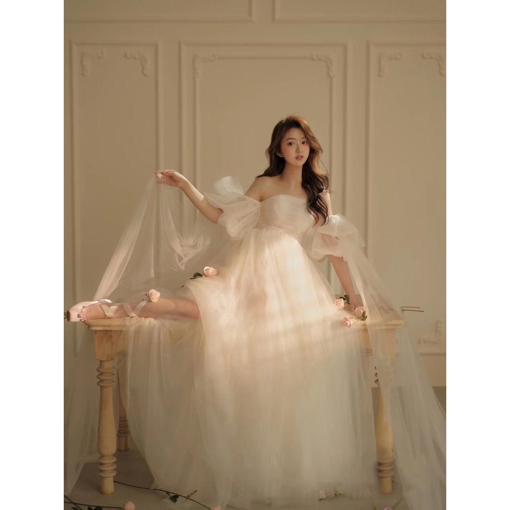 Trang Phục Chụp Ảnh Cưới Phong Cách Mới Cho Mẹ Bầu