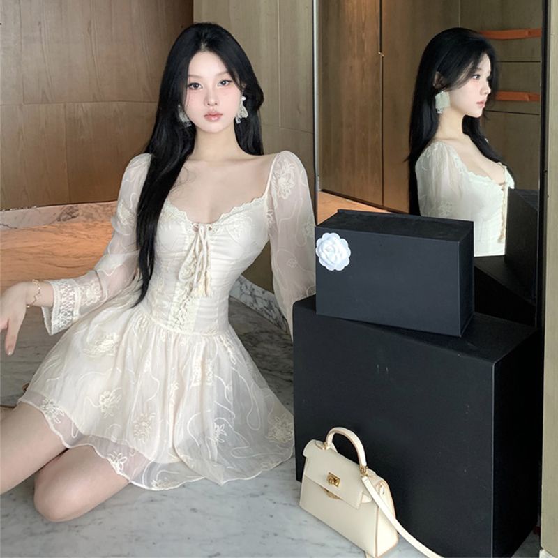 Áo Kiểu Dáng Chữ a Cổ Chữ v Phối Ren Màu Sắc Ngọt Ngào Thời Trang Mùa Thu Cho Nữ