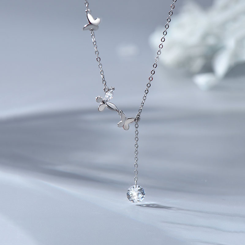 Vòng Cổ choker Màu Bạc Mặt Hình Bướm / Mặt Trăng Đính Đá Pha Lê Màu Sắc Tối Giản Cho Nữ
