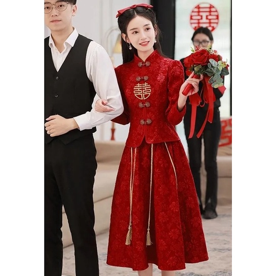 Đầm Sườn Xám Cách Tân Phong Cách Trung Hoa Mới 2024 Cho Cô Dâu