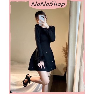 Váy nữ dáng ngắn phối tay lông chất umi cao cấp họa tiết đính cườm, Đầm đen đính cườm tay dài phối lông