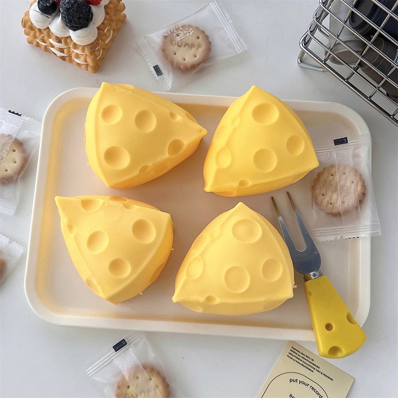 Đồ Chơi Xốp Squishy Giảm Stress Hình Miếng Phô Mai Dễ Thương Cho Bé