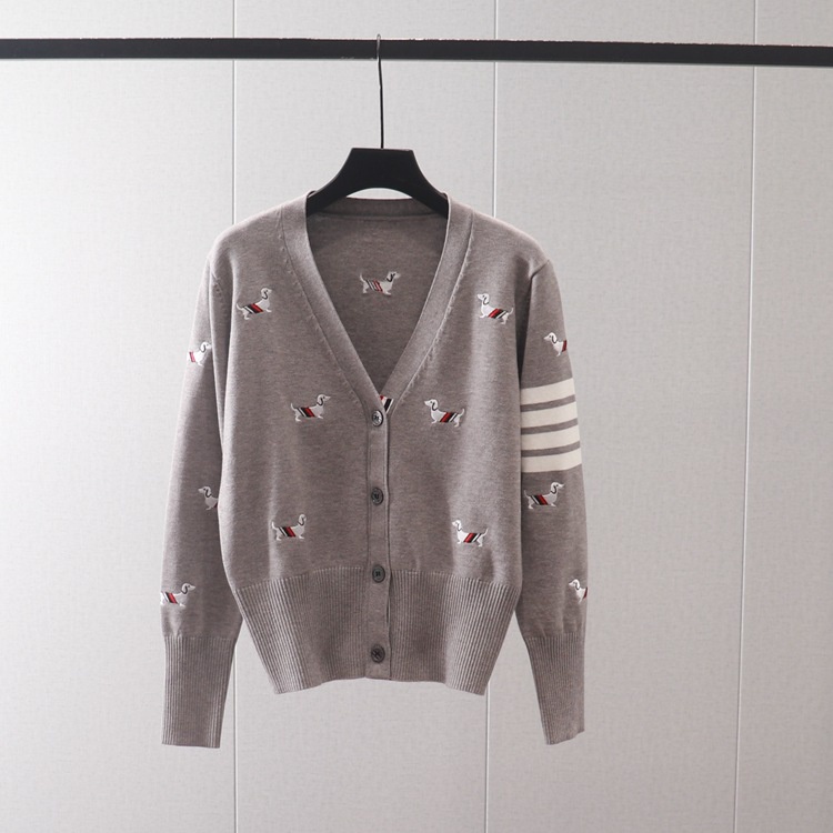7VHM thom browne 2023 autumn and winter style college style whole body puppy embroidered V-neck long sleeve knitted cardigan four-bar sweater coat