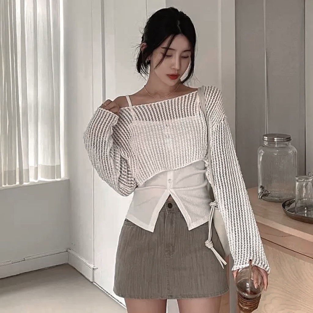 Set 3 món  áo 2 dây trắng nút +chân váy xám +áo lưới