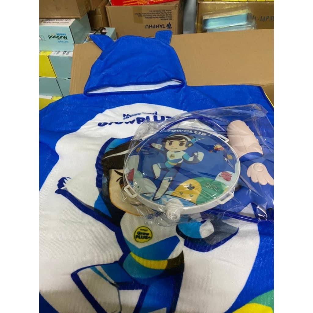 Bộ Đồ Chơi Phun Nước Và Áo Choàng Tắm