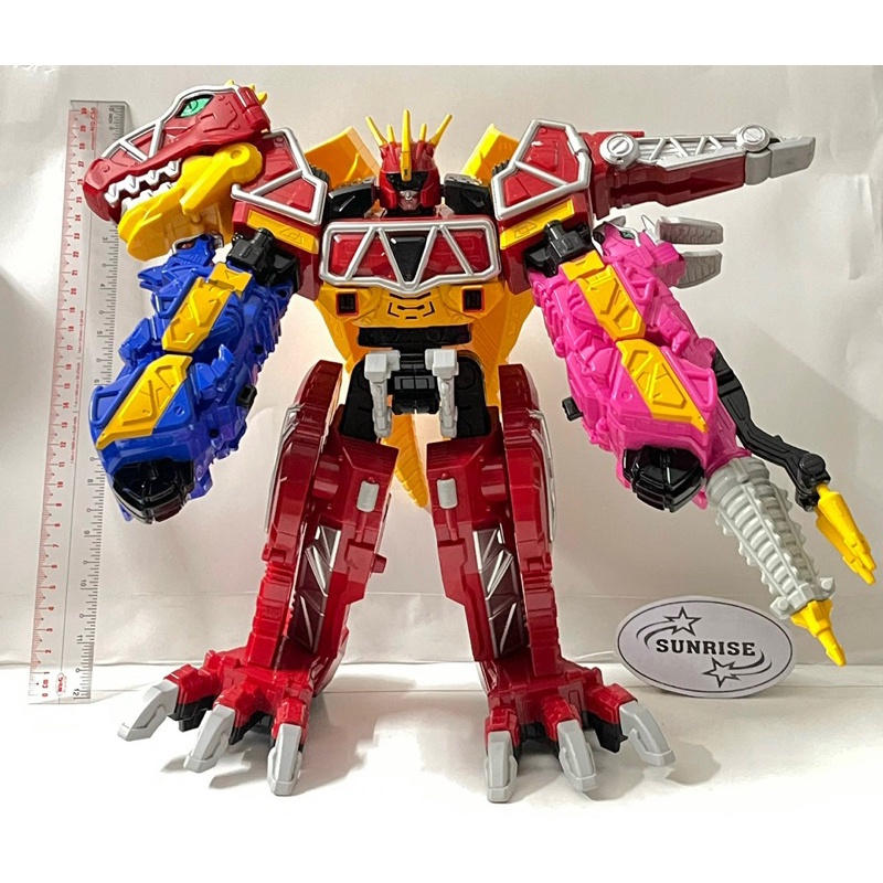 Siêu nhân Điện Long DX Kyoryuger  tặng kèm xe