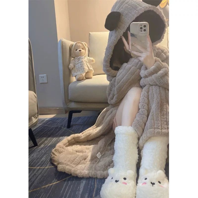 Áo Choàng Ngủ Dáng Dài Bằng Vải Lông Cừu San Hô Có Mũ Trùm Thời Trang Thu Đông Cho Nữ