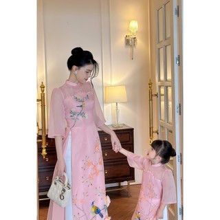 Áo dài cách tân mẹ và bé màu hồng xinh họa tiết in phối đính kết đẹp - Xưởng Áo Dài Cách Tân - ADMB10