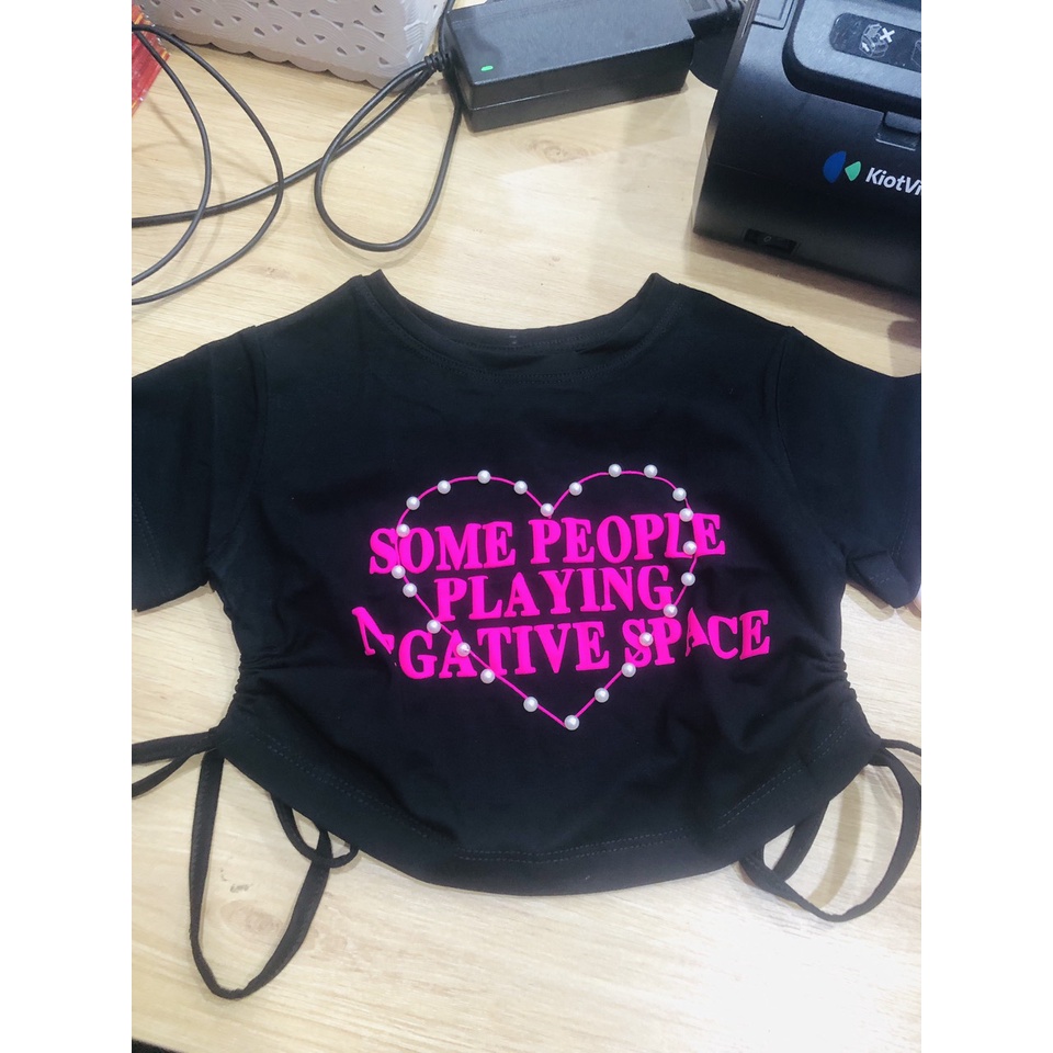 Áo trái tim đen đính ngọc rút dây