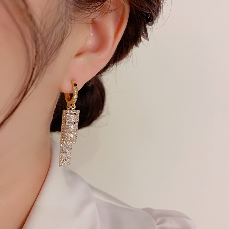 Khuyên Tai Hình Chữ Nhật Đính Đá zircon Phối Tua Rua Sang Trọng