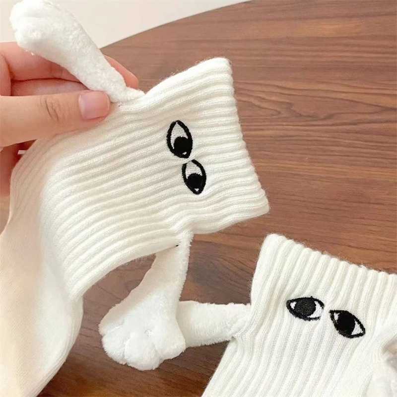 1 Đôi Vớ Thể Thao In Hình Đôi Mắt To Dễ Thương Vui Nhộn Có Nam Châm Thời Trang