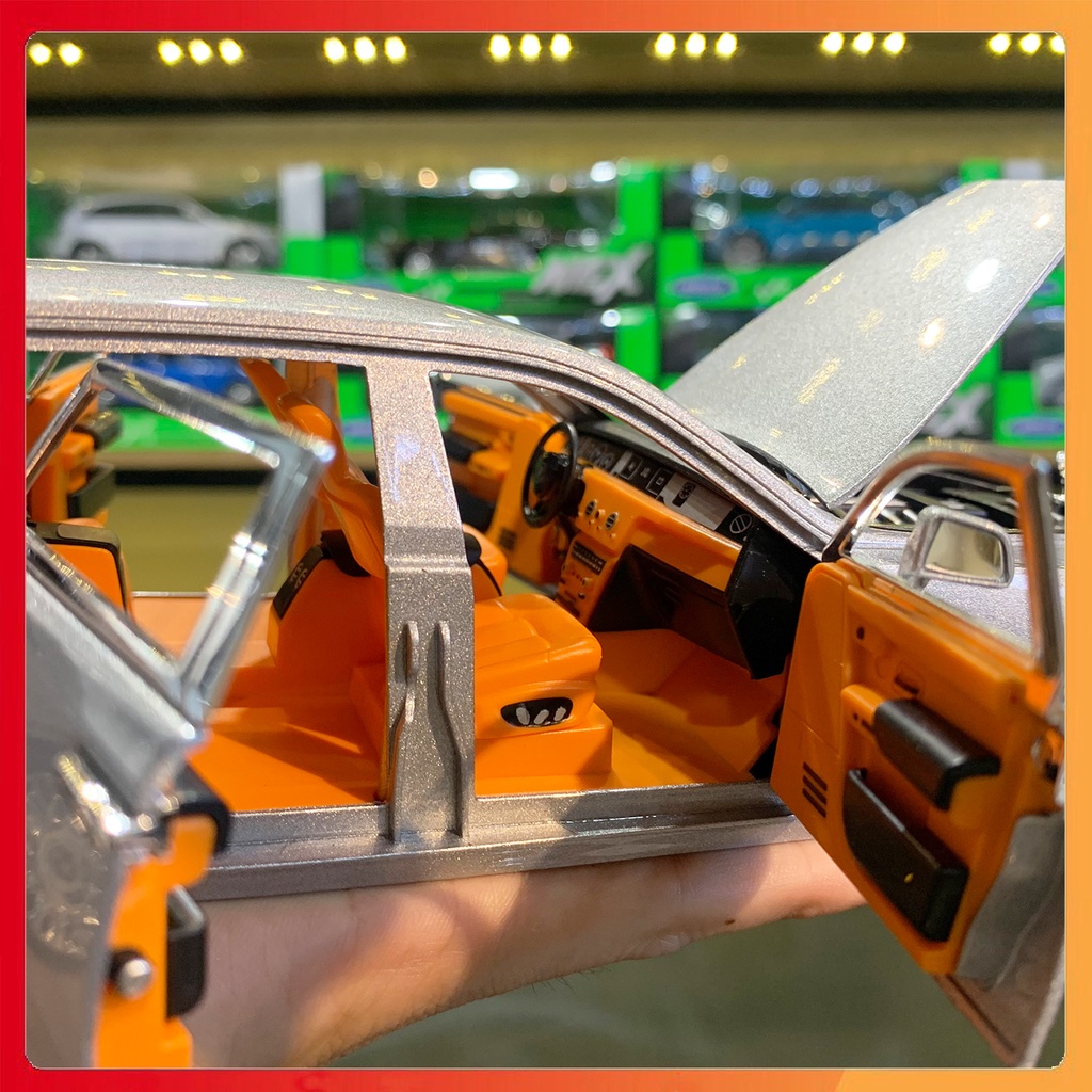 Mô hình xe Rolls Royce Phantom VIII tỉ lệ 1:20 XLG