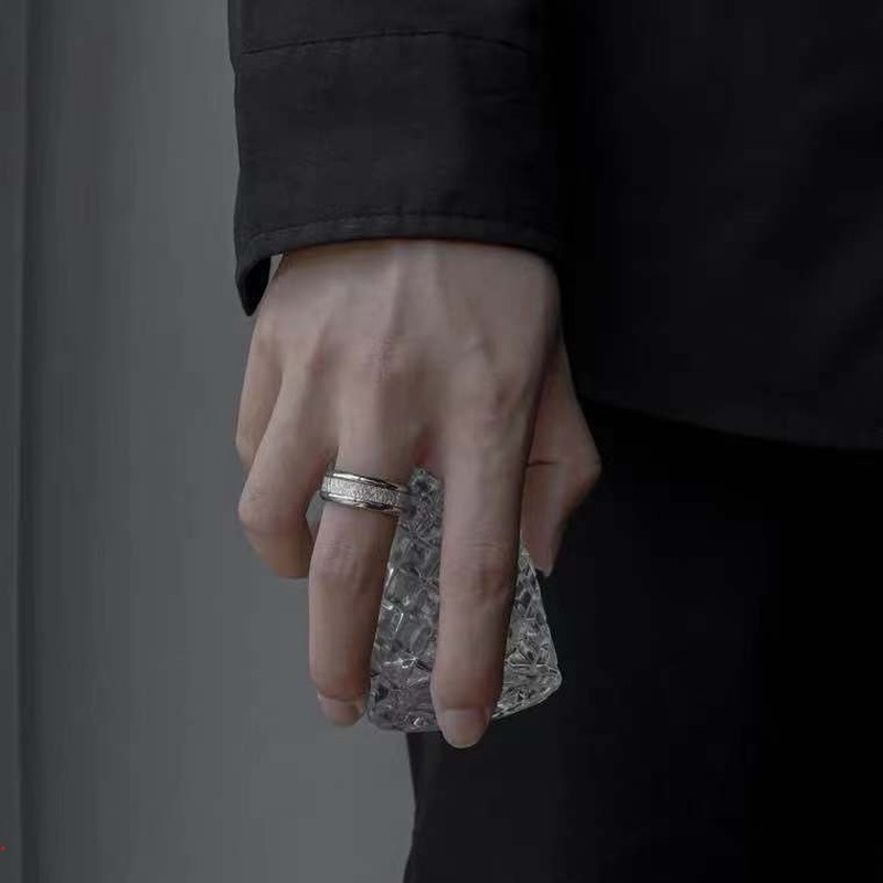 Nhẫn Thép Không Gỉ 8mm Họa Tiết Lụa Lạnh Cho Nam Và Nữ