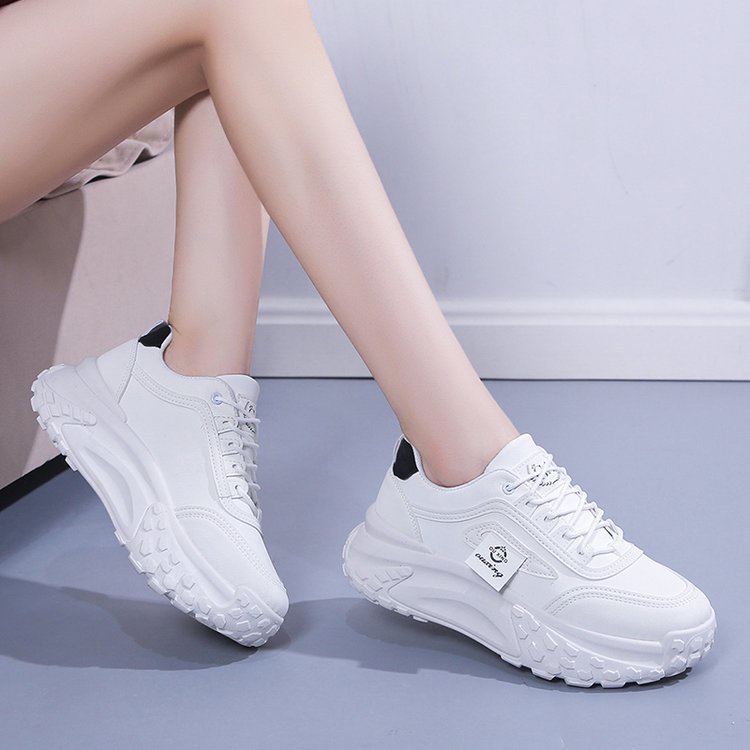 Giày thể thao nữ đế dày tăng độ đơn giản thời trang 2024 phong cách mới