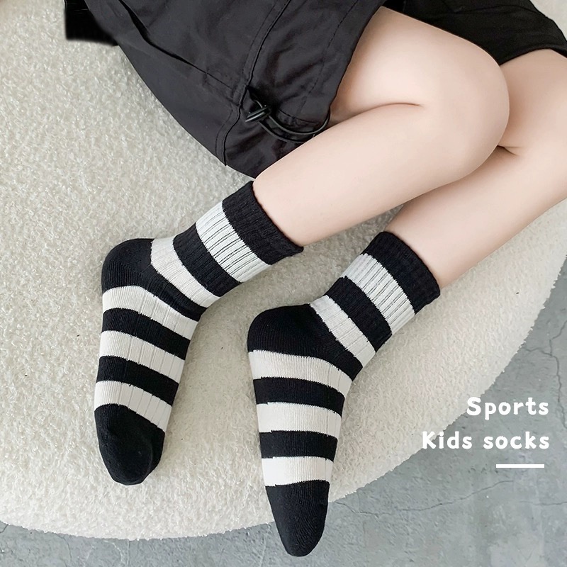 Vớ cotton Cổ Vừa Họa Tiết Kẻ Sọc Trắng Đen Phong Cách Hàn Quốc Thời Trang Cho Bé Trai Và Gái