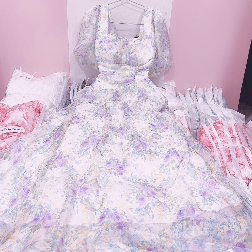 Đầm Maxi Cổ Vuông Tay Bí Nhún Eo Đính Nút Ngọc Chất Voan Hoa Nhẹ Nhàng