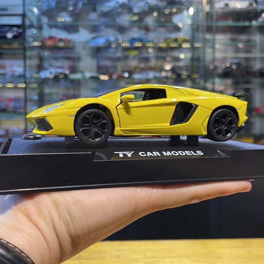 Xe mô hình ô tô giá rẻ Lamborghini Aventador LP740 tỉ lệ 1:32 của hãng TY 3 màutặng ôtô tặng ô tô