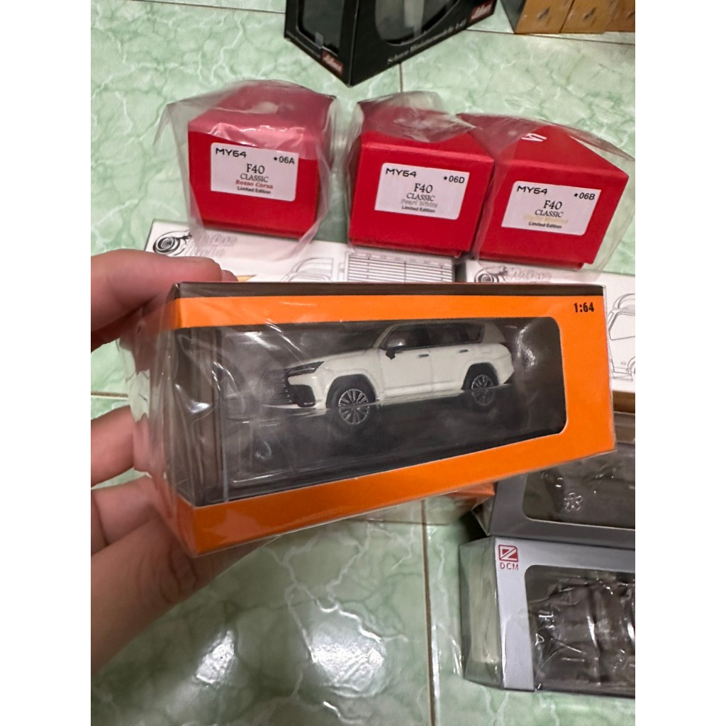 Mô hình ô tô Lexus LX600 1/64 GCD