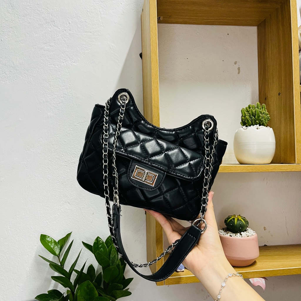Túi xách nữ đeo vai đeo chéo khóa xoay trần chỉ da mềm hot trend 2023 mã PK 589.