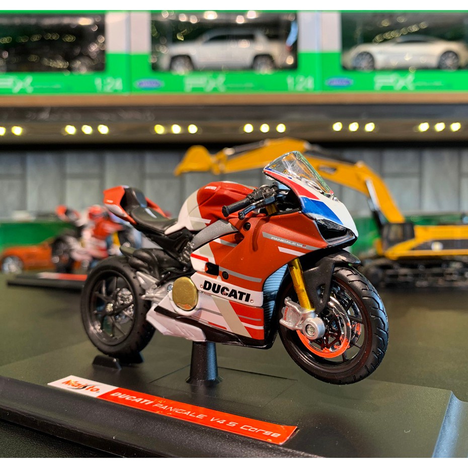 Mô hình xe mô tô Ducati 1199 Panigale V4S Corse tỉ lệ 1:18 Maisto tặng ô tô