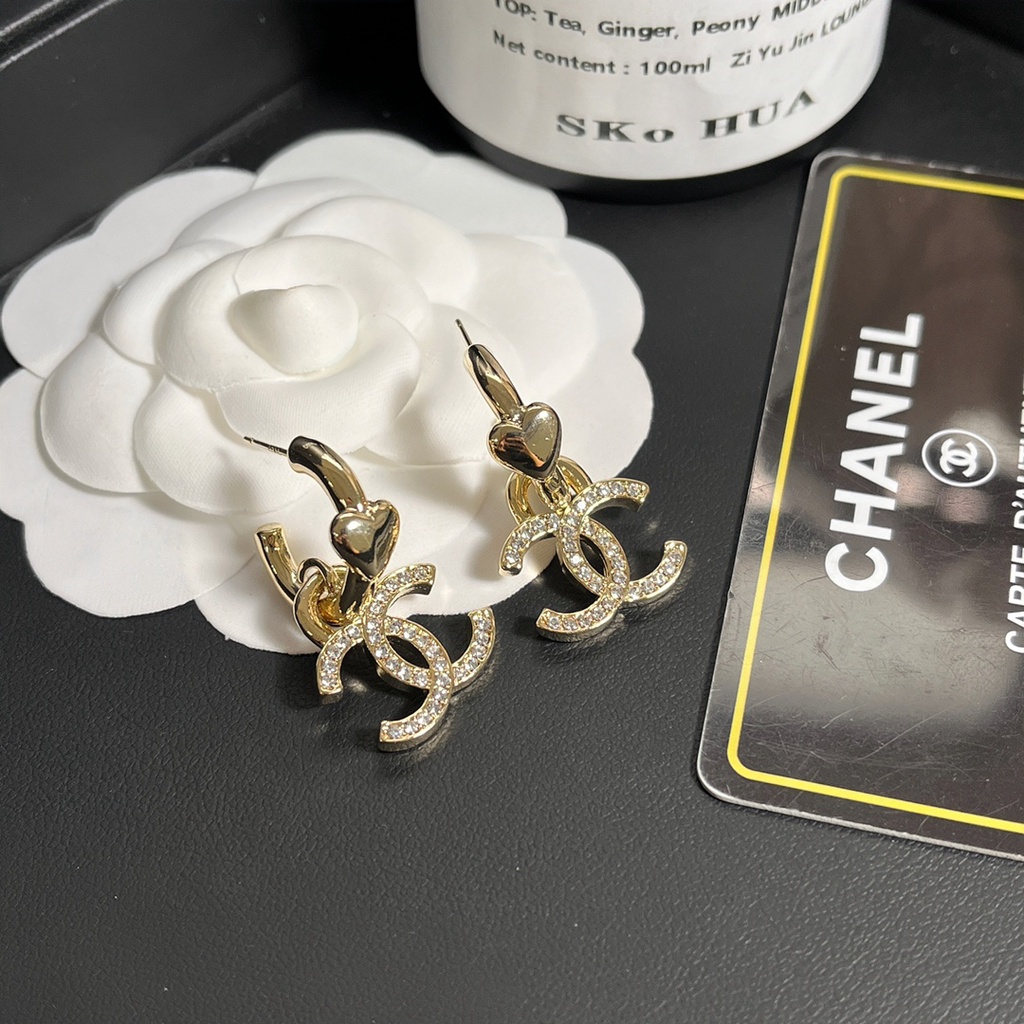 Thời Trang Bông Tai Tròn Bằng Thép Titan Chống Nước Không Gỉ In logo Chữ Cá Tính Cho Nữ