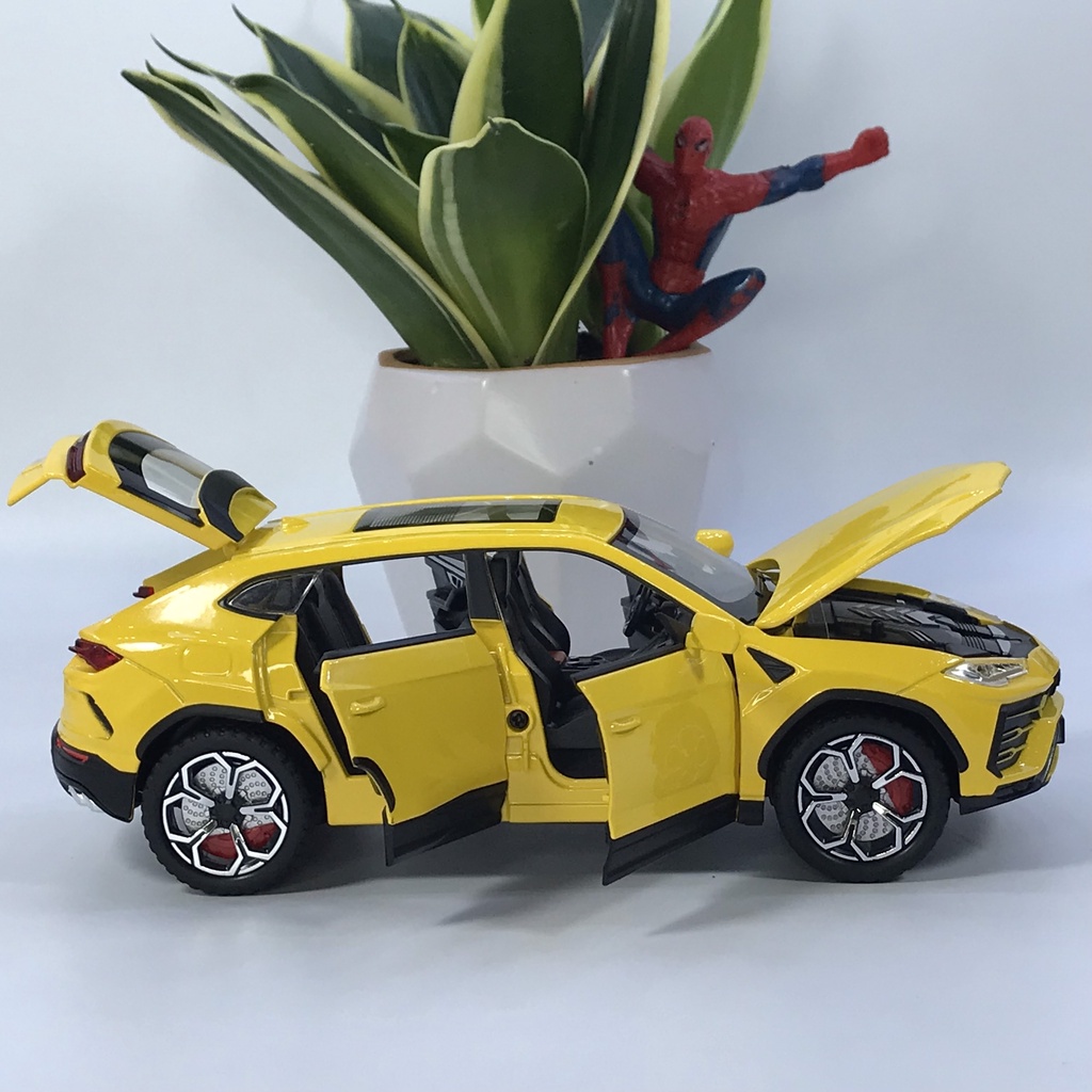 Mô hình ô tô siêu xe Lamborghini Urus sản xuất bằng kim loại cao cấp