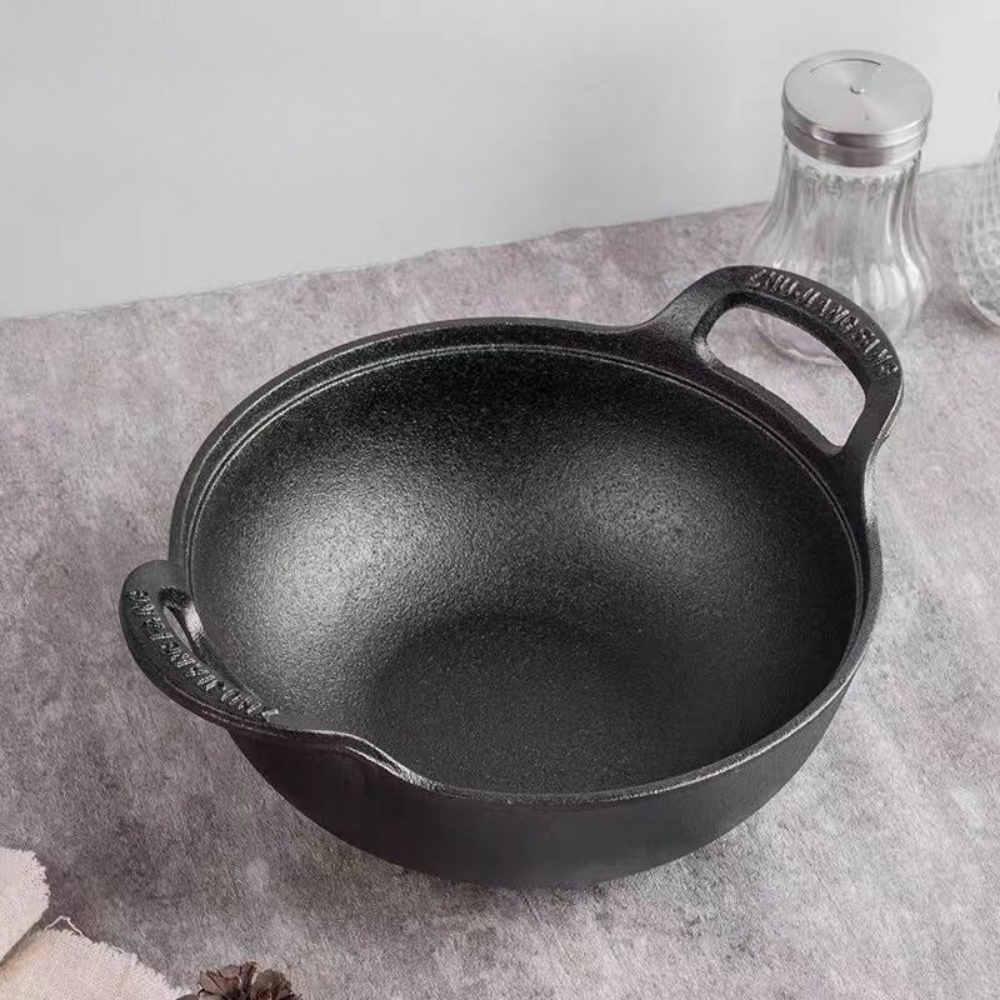 Chảo gang sâu lòng đúc nguyên khối chống dính tự nhiên size 20-25cm dung tích 2.5L, Chảo gang tặng kèm vung gỗ dùng được