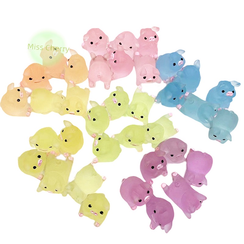 Set 1 / 5 Chú Heo Nhựa Dạ Quang mini Trang Trí Bảng Điều Khiển Xe Hơi diy