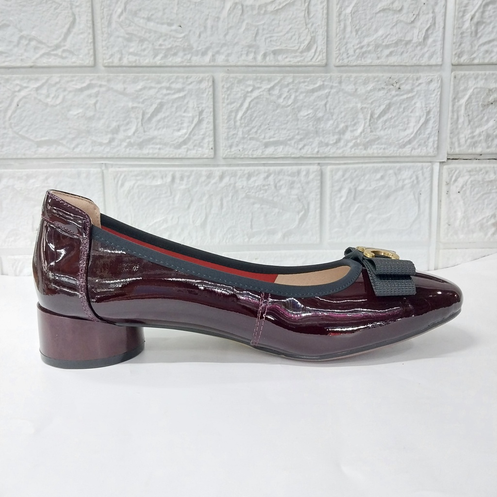 Giày TONIKA da dê phủ bóng, mũi tròn, họa tiết mũi, gót tròn 2m