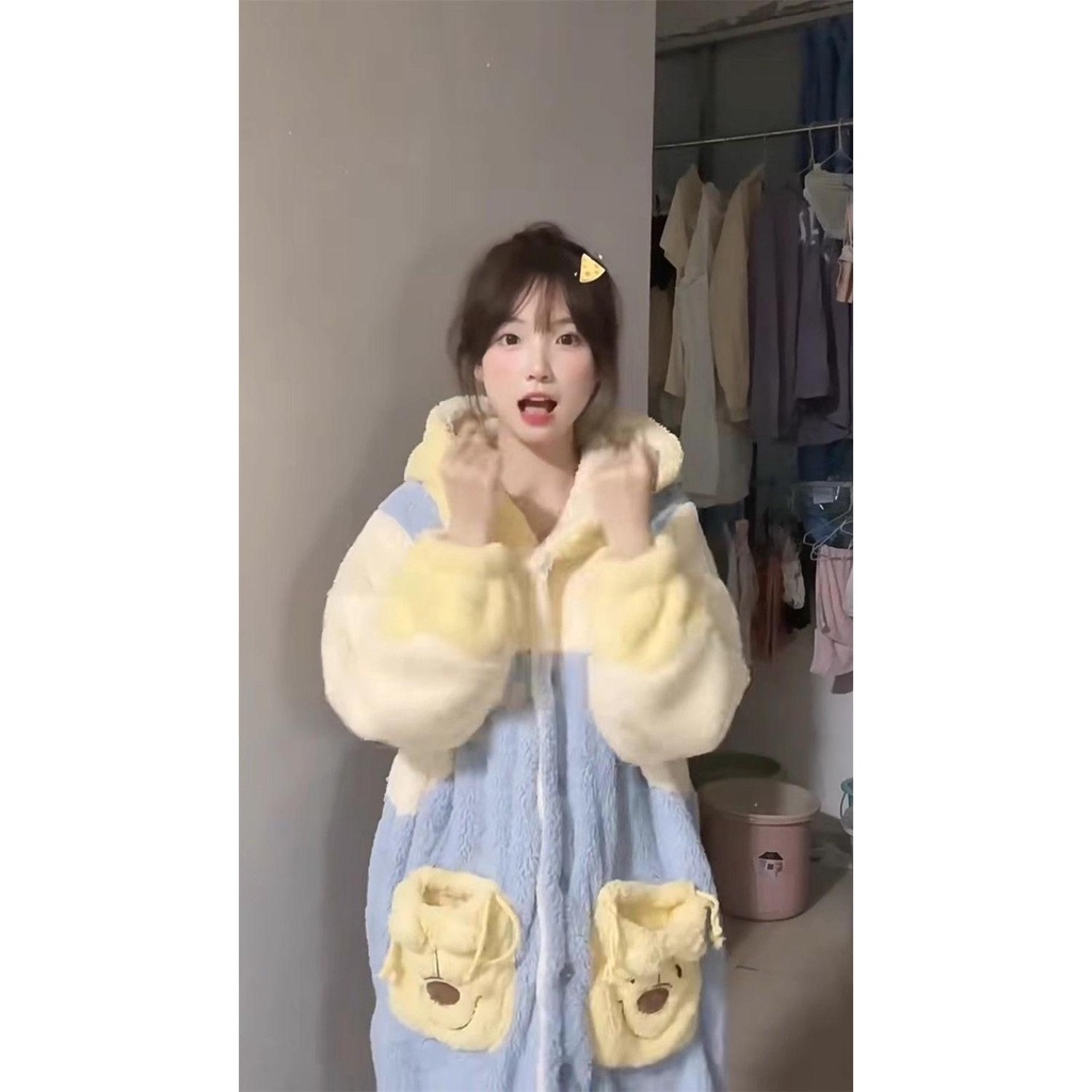 Áo Choàng Ngủ Có Mũ Trùm Đầu Bằng Lông Cừu San Hô Dày Dặn In Hình winnie the pooh Phong Cách Mới 2023