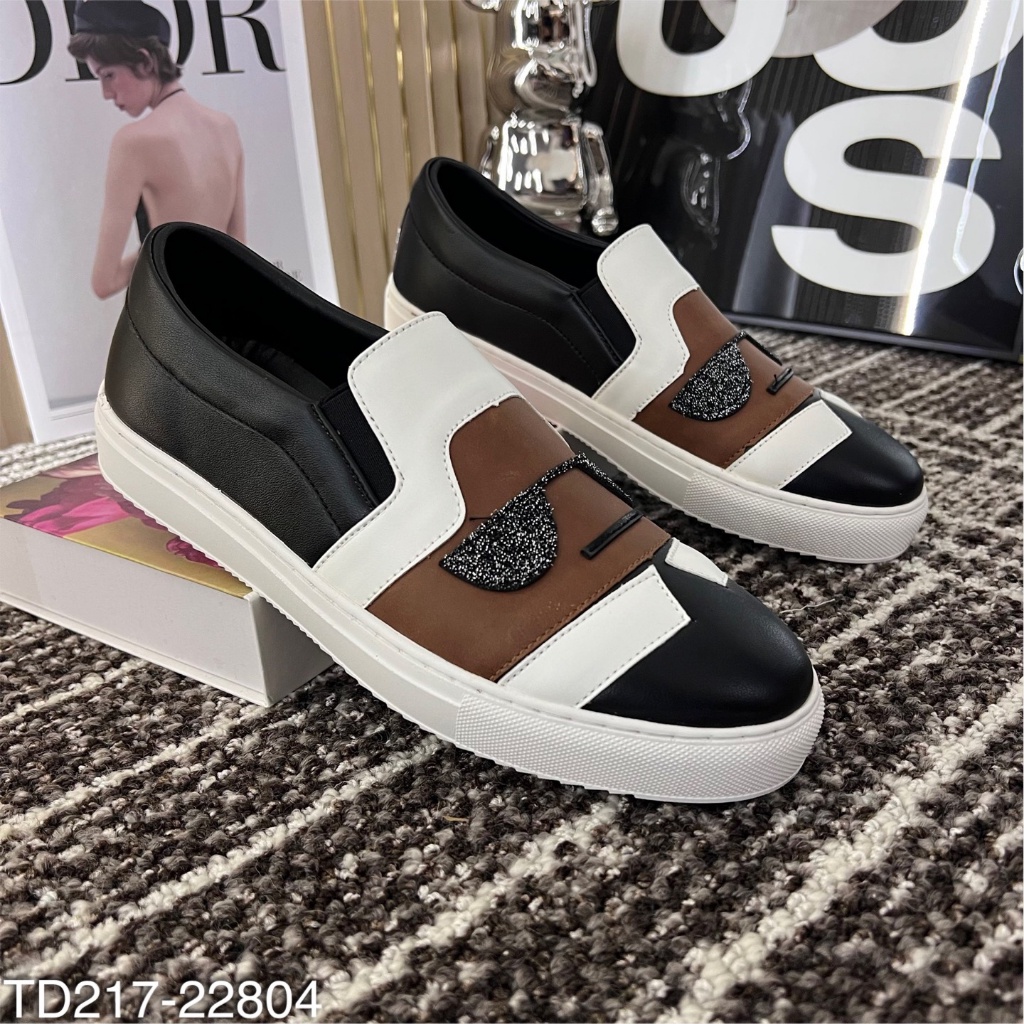 Giày lười Karl hình thêu siêu đẹp - Giày Karl nam màu nâu chủ đạo siêu đẹp