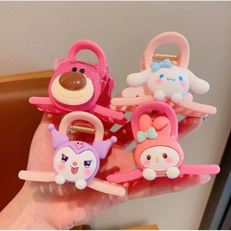 Set Kẹp Tóc Càng Cua 4 Chi Tiết Hoạt Hình Gấu Dâu Lotso Siêu Dễ Thương Cute Cho Bé