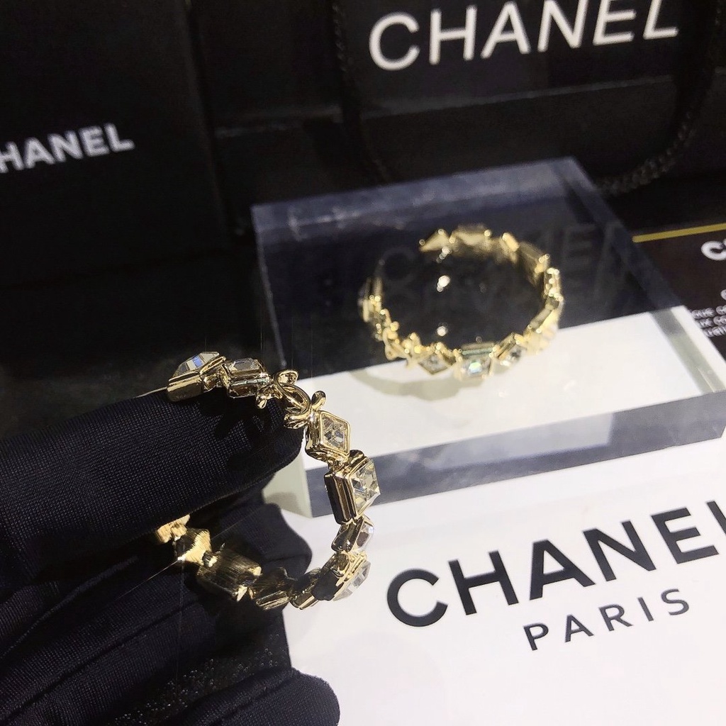 Thời Trang Bông Tai Tròn Bằng Thép Titan Chống Nước Không Gỉ In logo Chữ Cá Tính Cho Nữ