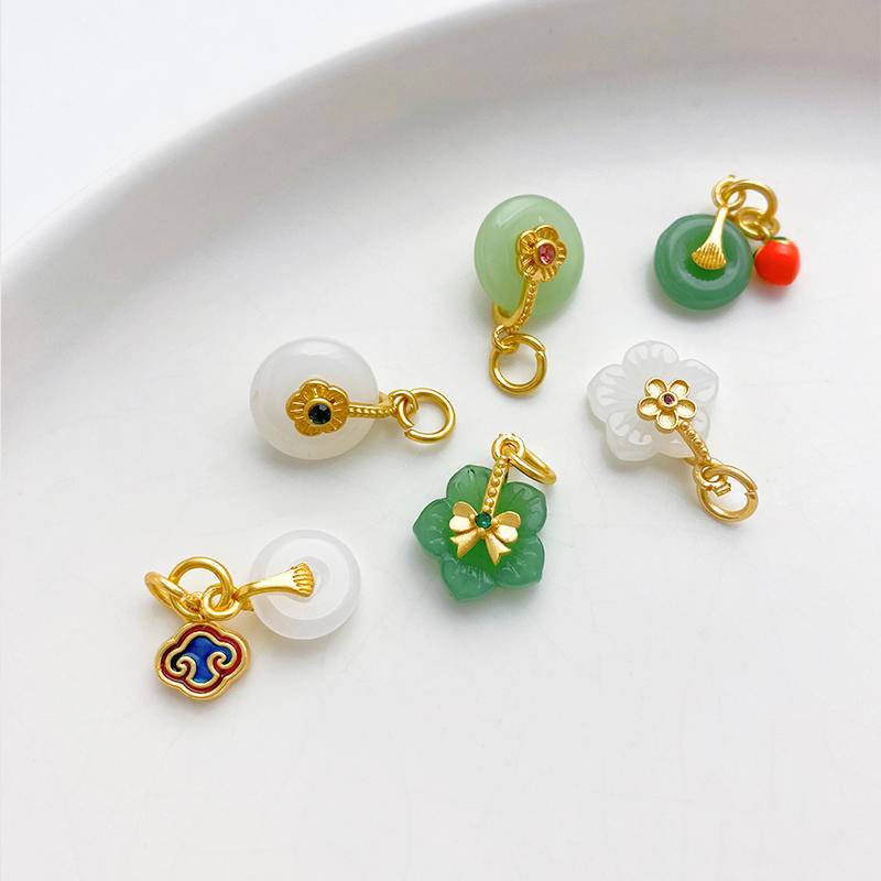 Mặt Dây Chuyền / Vòng Tay / Dây Chuyền Thủ Công Bằng Ngọc Bích Giả Màu Vàng 18k Hình Hoa Sen Có Khóa An Toàn diy