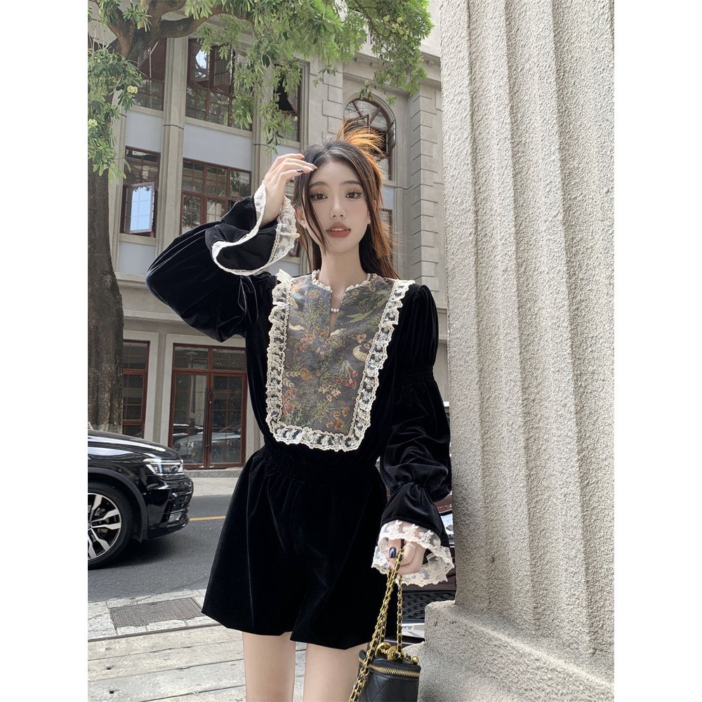Autumn and winter New Fashion suit French court style lace stitching velvet long sleeve top high waist wide leg shorts for women