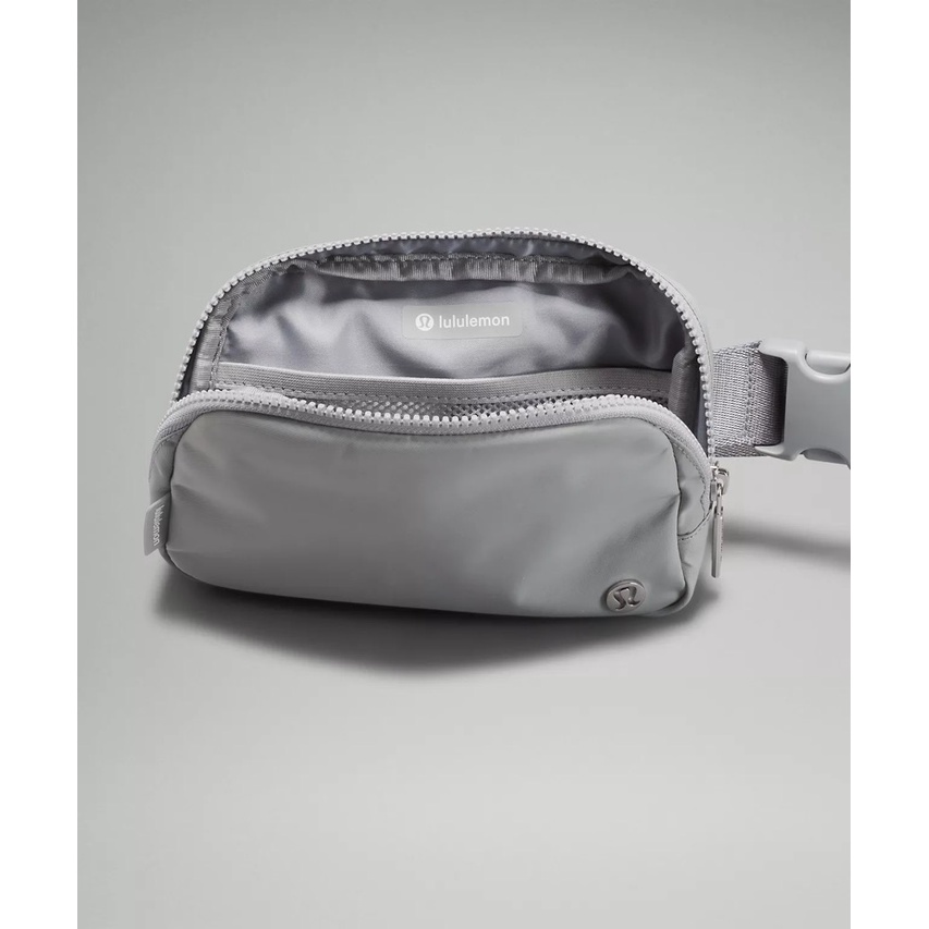 Túi Lulu Everywhere Beltbag Túi đeo hông, đeo chéo