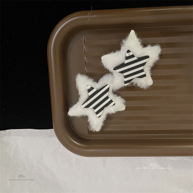 Kẹp Tóc Hình Ngôi Sao Bằng Lông Nhung Mềm Mại Dễ Thương Xinh Xắn