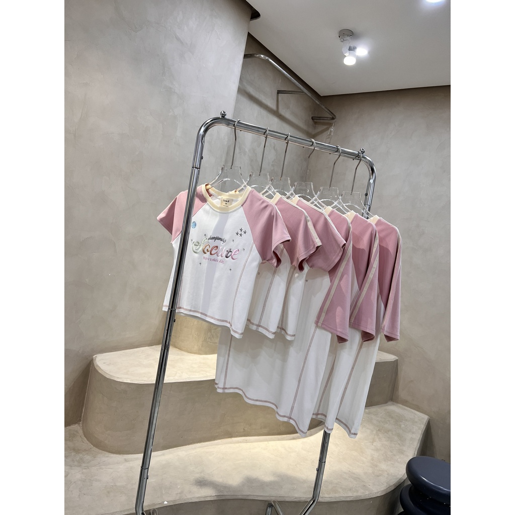 Áo grap.lang crop so.cute louis.h